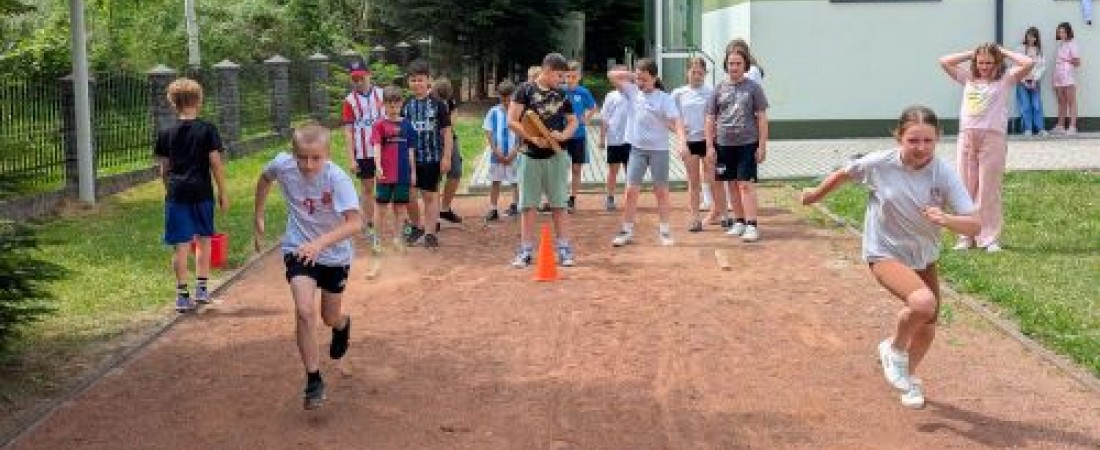 SZKOLNE ZAWODY W TRÓJBOJU LEKKOATLETYCZNYM